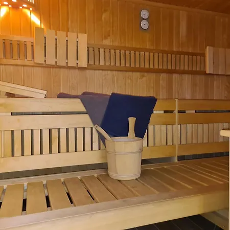 Terrassenhaus, 19 아파트 더넨